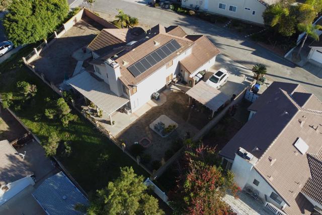 Detail Gallery Image 3 of 7 For 1329 Clear Crest Cir, Vista,  CA 92084 - 4 Beds | 3 Baths