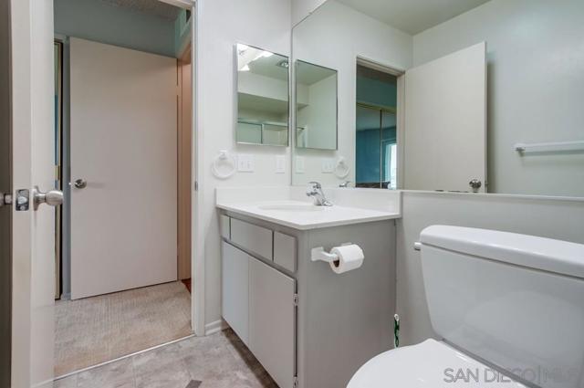1976 Fairway Circle, San Marcos CA: https://media.crmls.org/mediaz/fdc51538-8877-4301-865a-31b62e9bd67a.jpg