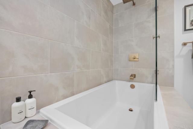 Detail Gallery Image 12 of 24 For 7021 Estrella De Mar Rd, Carlsbad,  CA 92009 - 2 Beds | 2 Baths