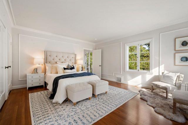 526 W Poplar Avenue, San Mateo CA: https://media.crmls.org/mediaz/fdc57d7c-7b8c-48ec-bd57-d9837fd651fb.jpg