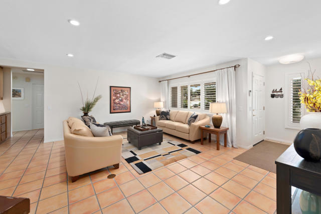 8395 Emerson Avenue, Yucca Valley CA: https://media.crmls.org/mediaz/fdc5f599-1120-41ec-90c4-f6bdabb9e73b.jpg