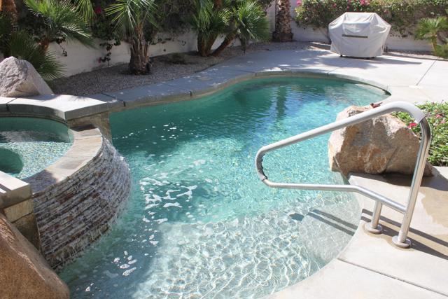 40421 Calle Santa Anita, Indio CA: https://media.crmls.org/mediaz/fdc6d87a-05ed-4bf6-8e4f-4c9158af1e66.jpg