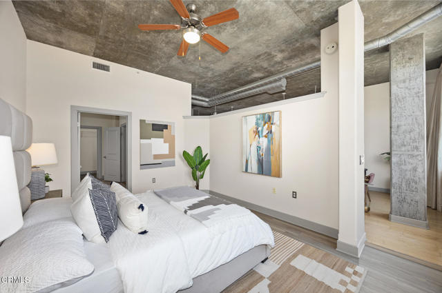 840 E Green Street, Pasadena CA: https://media.crmls.org/mediaz/fdc731ec-5ebf-4b55-873f-865f71d336f9.jpg