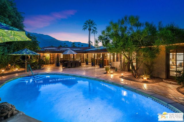 1471 E El Alameda, Palm Springs CA: https://media.crmls.org/mediaz/fdc7bccf-95e2-48bb-be0e-c2b07b490946.jpg