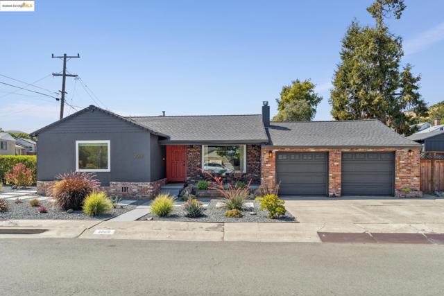 Image 1 of 60 For 2069 Horne St