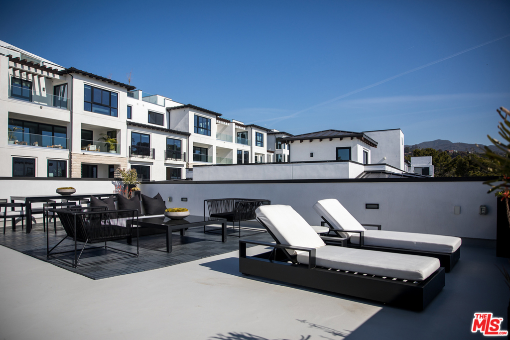 Private Rooftop Patio