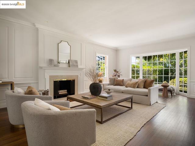 120 Hazel Ln, Piedmont CA: https://media.crmls.org/mediaz/fdc94a26-ba1d-4cd3-a902-198427e2f14c.jpg