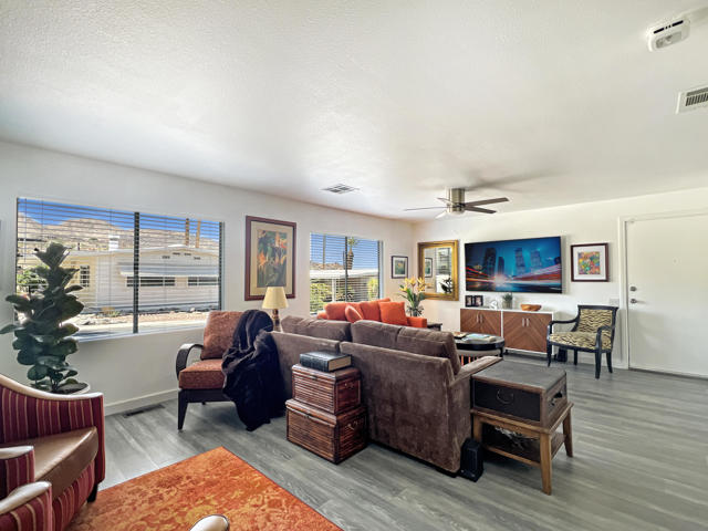 49305 Highway 74, Palm Desert CA: https://media.crmls.org/mediaz/fdc9b0f0-7238-45c6-8ad4-9bae2937662c.jpg