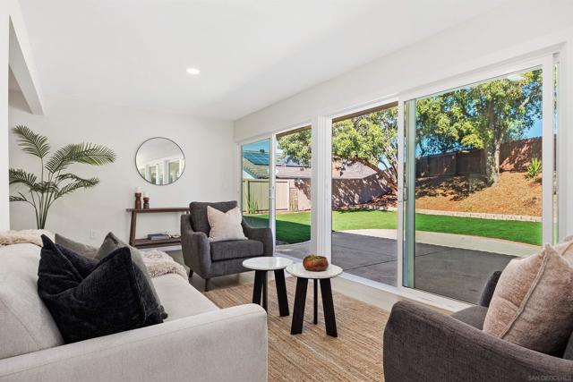 17111 Prado Pl, San Diego CA: https://media.crmls.org/mediaz/fdc9e2e4-17cb-4196-8a11-9d97cd4283db.jpg