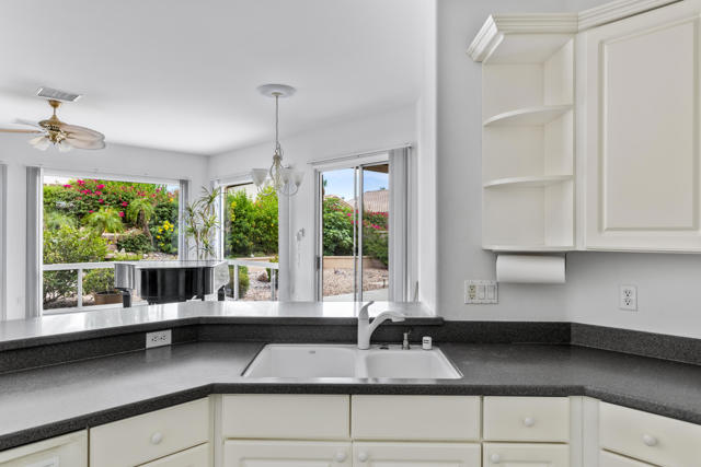 78368 Sunrise Canyon Avenue, Palm Desert CA: https://media.crmls.org/mediaz/fdca3ba9-b3c7-4d52-ad69-de87ffff342d.jpg