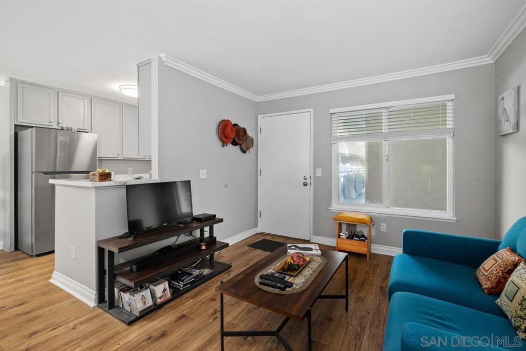 1756 Esssex St - photo 4