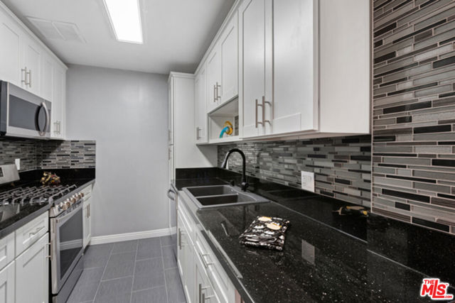 103 N Hayworth Avenue, Los Angeles CA: https://media.crmls.org/mediaz/fdcb0d0d-af60-4cd7-b6e9-ab8c30750b28.jpg