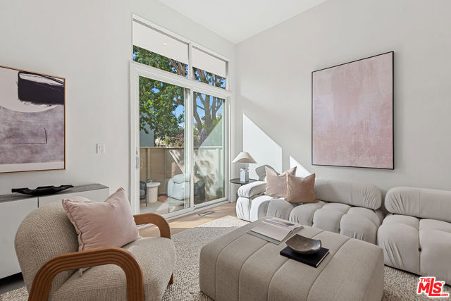 13234 Fiji Way, Marina del Rey CA: https://media.crmls.org/mediaz/fdcb619a-0c1f-4f60-b4df-d72d3c10c700.jpg