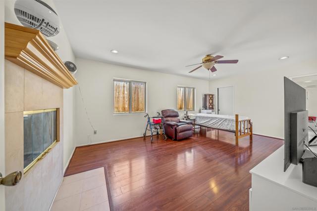 1333 Clove St, El Cajon CA: https://media.crmls.org/mediaz/fdcc0ace-9c9f-407e-b8c7-5465a23017c2.jpg