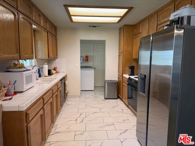 31199 Rolling Meadow Court, Coarsegold CA: https://media.crmls.org/mediaz/fdcc3e07-b685-4762-bf89-9f2eaeea77fa.jpg
