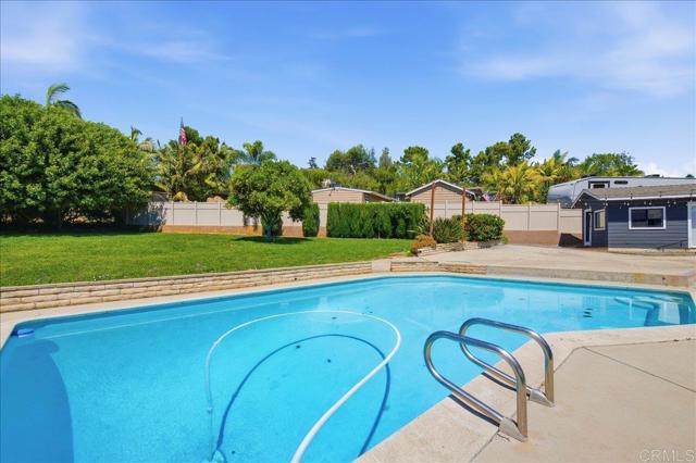 Detail Gallery Image 23 of 28 For 387 Girard Way, Vista,  CA 92084 - 3 Beds | 2 Baths