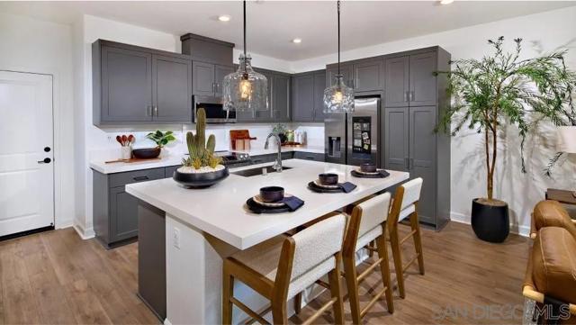 737 Mara Loop, Chula Vista CA: https://media.crmls.org/mediaz/fdcc790c-ad38-4600-922c-8dc407054c85.jpg