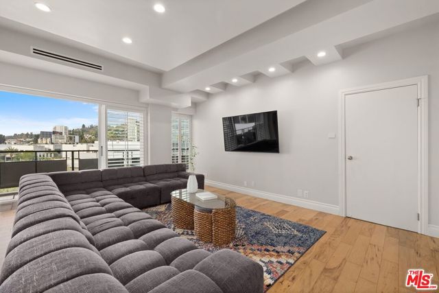 1155 North La Cienega Boulevard, 1109 photo 3