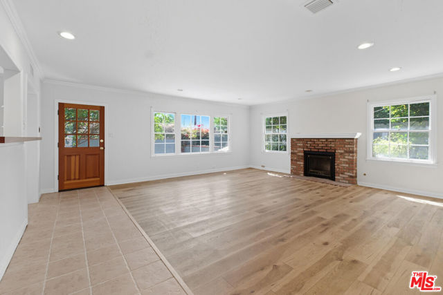 4909 Morse Avenue, Sherman Oaks CA: https://media.crmls.org/mediaz/fdcd0d55-d247-4668-b7fd-e2bc77752771.jpg