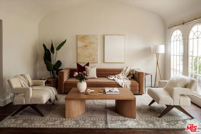 2268 Ben Lomond Drive, Los Angeles CA: https://media.crmls.org/mediaz/fdcd4c37-f241-4a4c-baa6-db95b12fe5a9.jpg