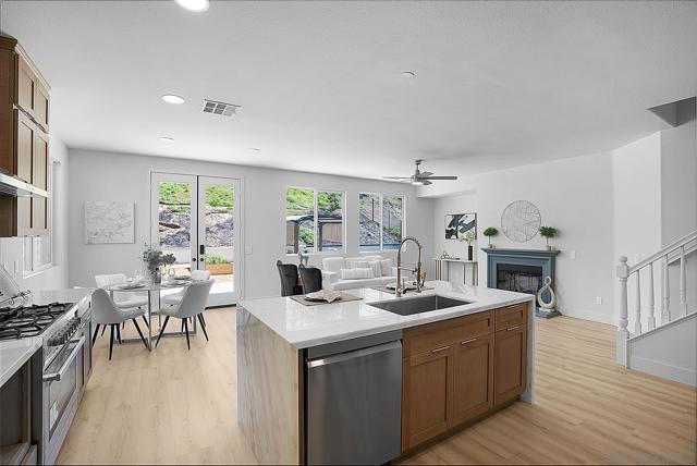 1120 Parkview Dr, Oceanside CA: https://media.crmls.org/mediaz/fdcd7524-c8a5-439c-a609-b2fed67b79dc.jpg