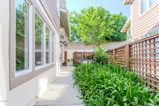 2759 Butter Creek Drive, Pasadena CA: https://media.crmls.org/mediaz/fdce5a08-3ef9-45de-92d3-a467c64befa7.jpg