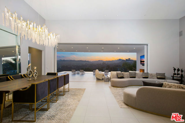 2791 Ellison Drive, Beverly Hills CA: https://media.crmls.org/mediaz/fdce66ce-7a01-41bc-a402-863b2440c4c4.jpg