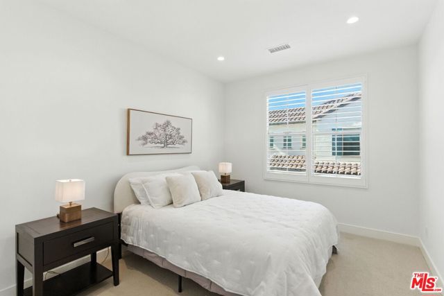 182 Plum Lily, Irvine CA: https://media.crmls.org/mediaz/fdcf9bf4-c1f4-432b-831b-9155a04ee1bd.jpg
