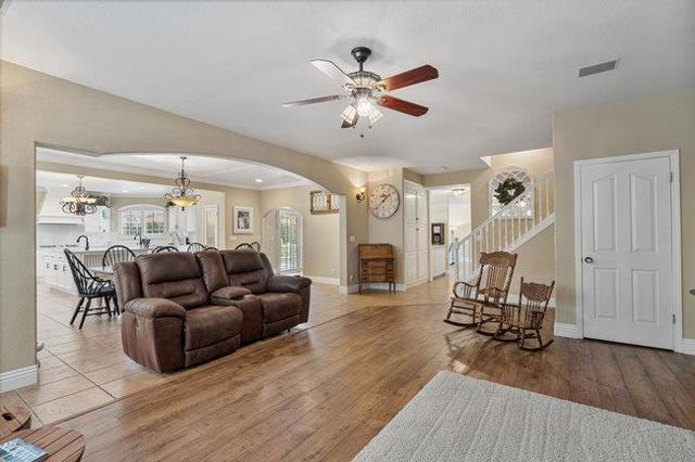 120 Tierra Del Sol, Hollister CA: https://media.crmls.org/mediaz/fdd04d6e-20e8-47bd-b22a-261020636a2b.jpg