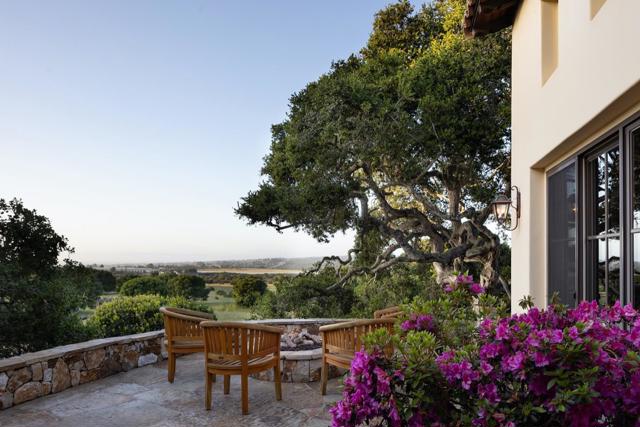 7595 Paseo Vista, Monterey CA: https://media.crmls.org/mediaz/fdd0c8e2-58a2-43a6-af2a-6795dab13279.jpg