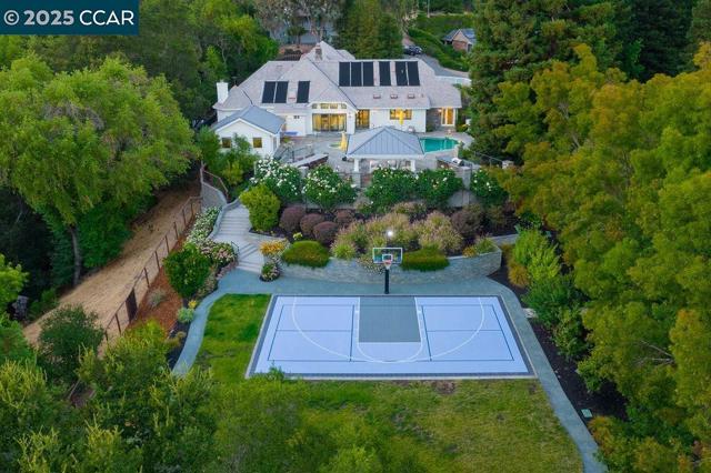 33 Los Arabis Circle, Lafayette CA: https://media.crmls.org/mediaz/fdd1d643-a4d7-441c-856c-faeb42f5c126.jpg