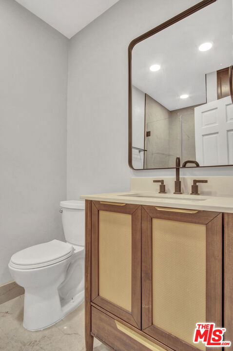11410 Canton Drive, Studio City CA: https://media.crmls.org/mediaz/fdd2cd19-6ab1-4d58-9c96-630ff18364a2.jpg