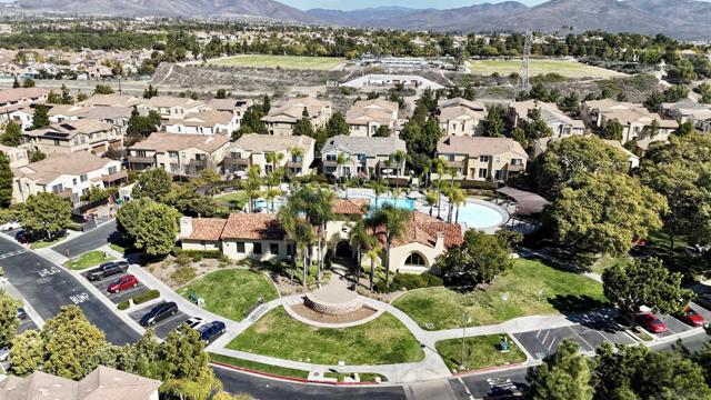 1445 Caminito Sicilia, Chula Vista CA: https://media.crmls.org/mediaz/fdd35dbc-4425-4296-9264-5f230f9e4665.jpg