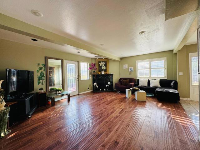 2259 Oceana Boulevard, Pacifica CA: https://media.crmls.org/mediaz/fdd39014-c7d7-4e8a-b076-f5c163fec831.jpg