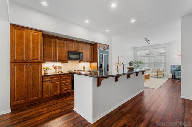4880 Paramount Dr, San Diego CA: https://media.crmls.org/mediaz/fdd4899c-ba2e-4669-af3f-97d621e9e522.jpg
