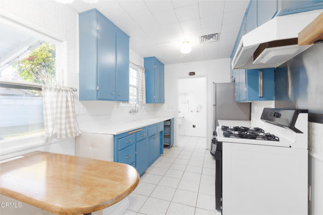 Detail Gallery Image 14 of 25 For 14157 Gruen St, Los Angeles,  CA 91331 - 3 Beds | 2 Baths