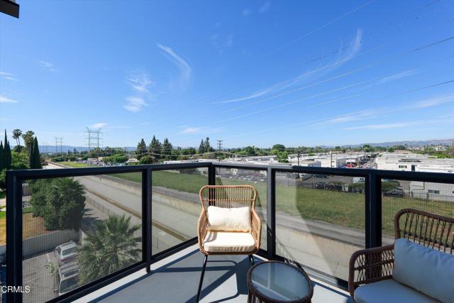 Detail Gallery Image 19 of 39 For 18900 Parthenia St #401,  Northridge,  CA 91324 - 1 Beds | 1 Baths