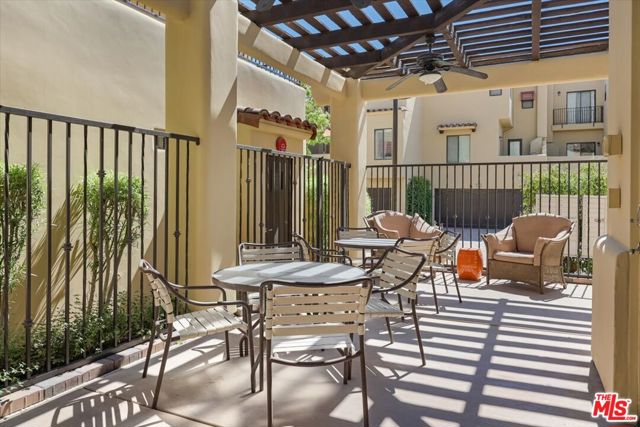 208 Villorrio Drive, Palm Springs CA: https://media.crmls.org/mediaz/fdd535eb-3349-408d-bc96-0bb90844f01d.jpg
