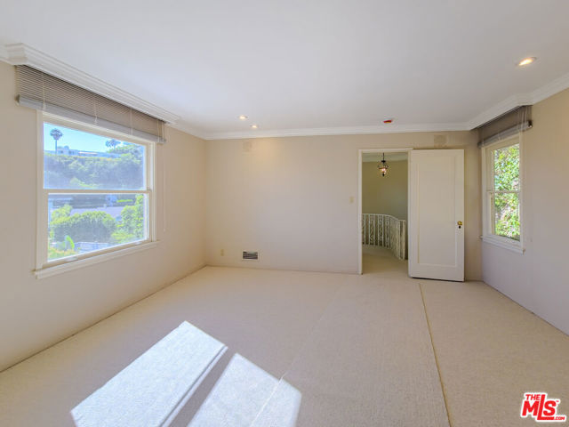 8967 St Ives Drive, Los Angeles CA: https://media.crmls.org/mediaz/fdd5fe50-c25a-4b0a-9a70-a612ed9b1ee7.jpg