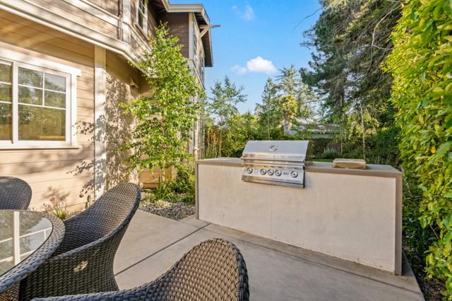 2002 Sunnyview Lane, Mountain View CA: https://media.crmls.org/mediaz/fdd6457d-57a1-45b5-b544-5c54364bf7b6.jpg