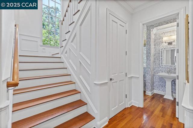 1826 Alameda Diablo, Diablo CA: https://media.crmls.org/mediaz/fdd791bf-6f81-49ee-a8c4-5b0a07137d68.jpg