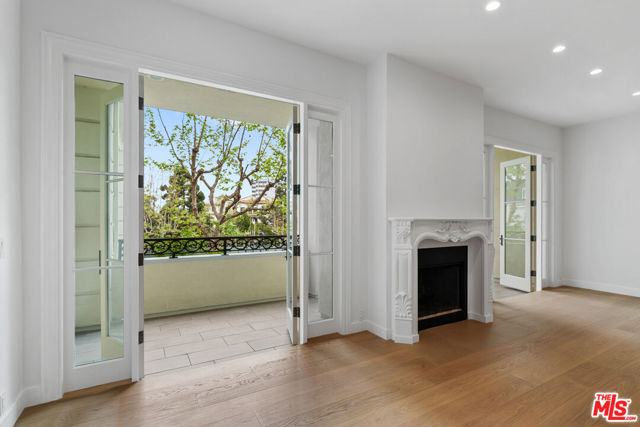 10118 Empyrean Way, Los Angeles CA: https://media.crmls.org/mediaz/fdd87d8c-c563-4806-8b98-8ddb79d75e93.jpg