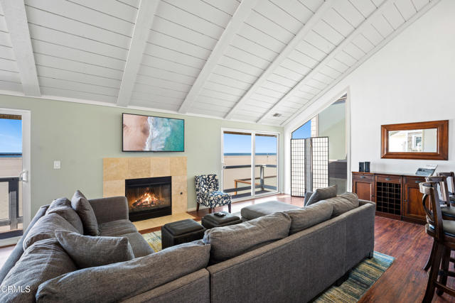 Detail Gallery Image 9 of 38 For 3371 Ocean Dr, Oxnard,  CA 93035 - 4 Beds | 3 Baths