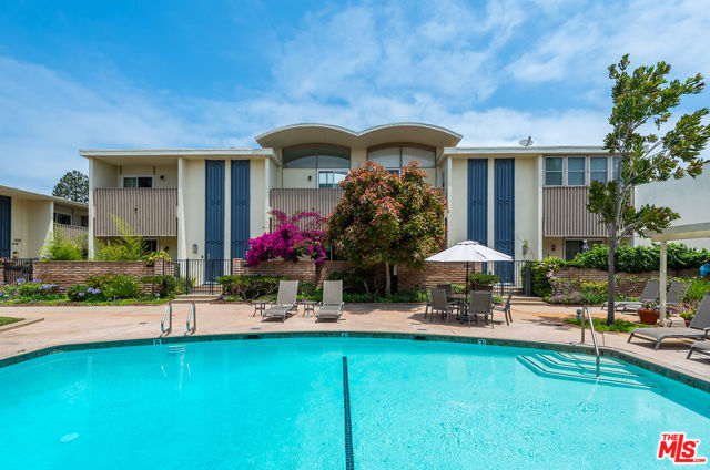 4715 La Villa Marina, Marina del Rey CA: https://media.crmls.org/mediaz/fdd950fe-1a25-424f-ace6-a48460c6c59b.jpg