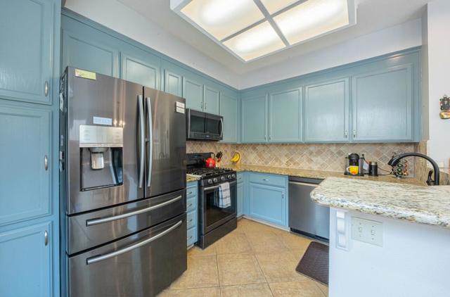 21028 Country Park Road, Salinas CA: https://media.crmls.org/mediaz/fdd96eed-ddb3-4f84-abb3-c736d11888e2.jpg