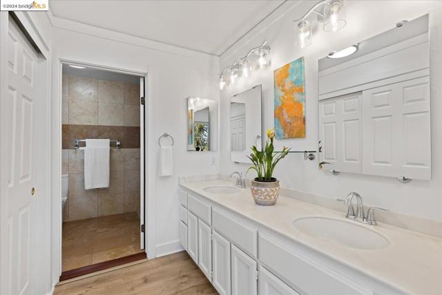 Image 24 of 32 For 4493 Montgomery St  6
