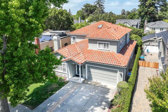 1536 Bernal Avenue, Burlingame CA: https://media.crmls.org/mediaz/fdda9eb8-7e80-4cb9-b3e3-6bccb4659361.jpg