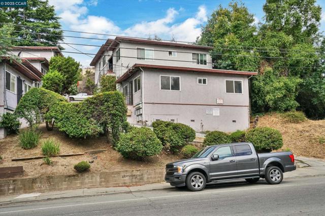 5235 Macarthur Blvd, Oakland CA: https://media.crmls.org/mediaz/fddb4ba2-b1fb-4055-aeac-832563c41fa8.jpg