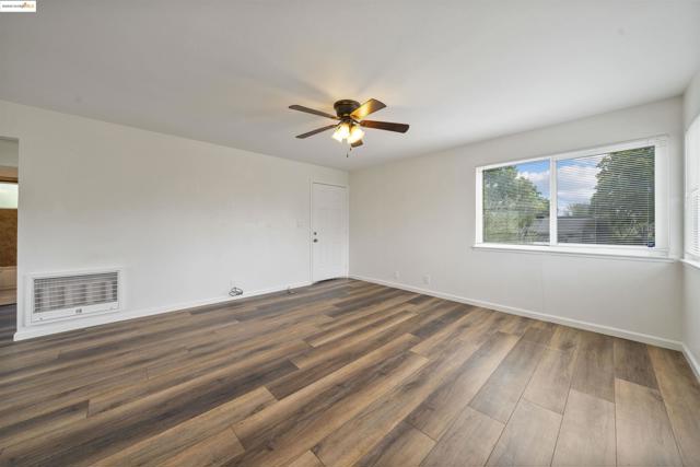 100 Carolina St, Vallejo CA: https://media.crmls.org/mediaz/fddc4bcc-66be-4886-be18-9b04d960da24.jpg
