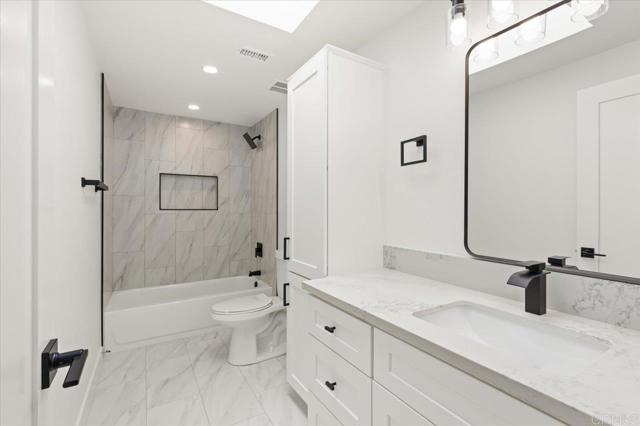 1259 La Casa Drive, San Marcos CA: https://media.crmls.org/mediaz/fddcb3a2-0fb5-486d-8526-4435e66a86d2.jpg